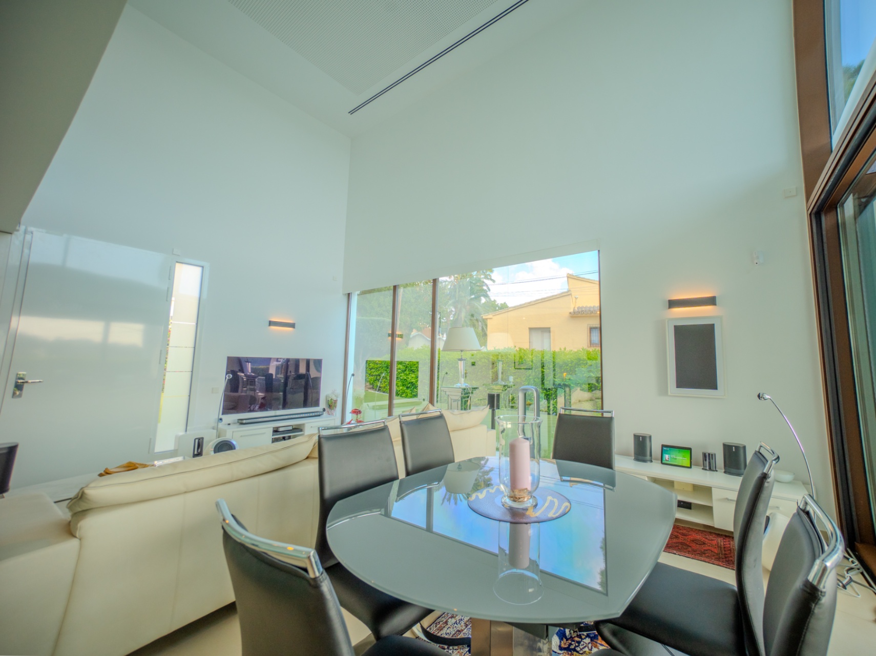 VILLA EXCLUSIVA CON VISTAS AL MAR Y GRAN POTENCIAL EN TEULADA-MORAIRA