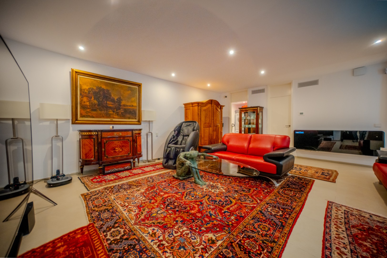 VILLA EXCLUSIVA CON VISTAS AL MAR Y GRAN POTENCIAL EN TEULADA-MORAIRA