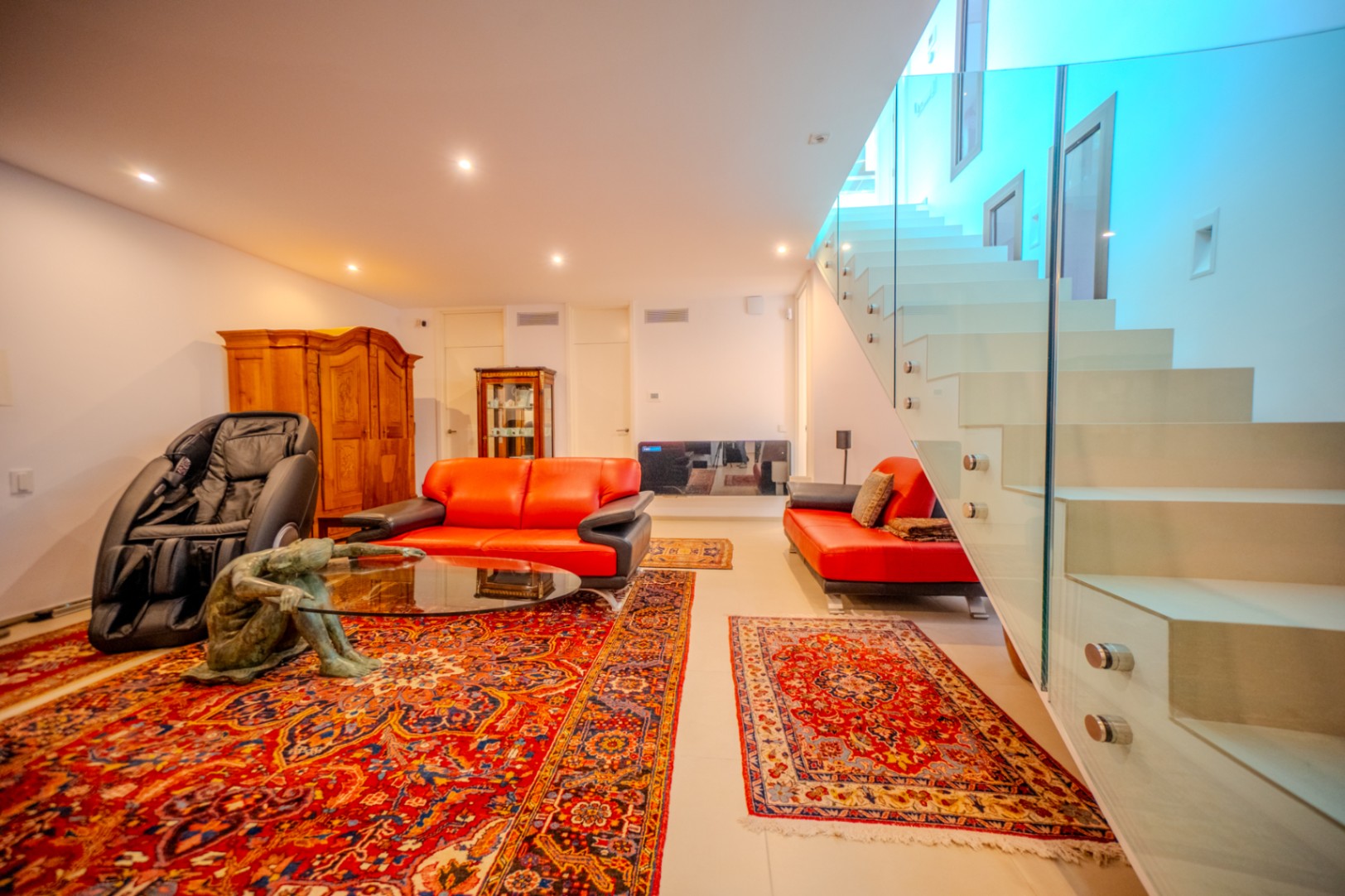 VILLA EXCLUSIVA CON VISTAS AL MAR Y GRAN POTENCIAL EN TEULADA-MORAIRA