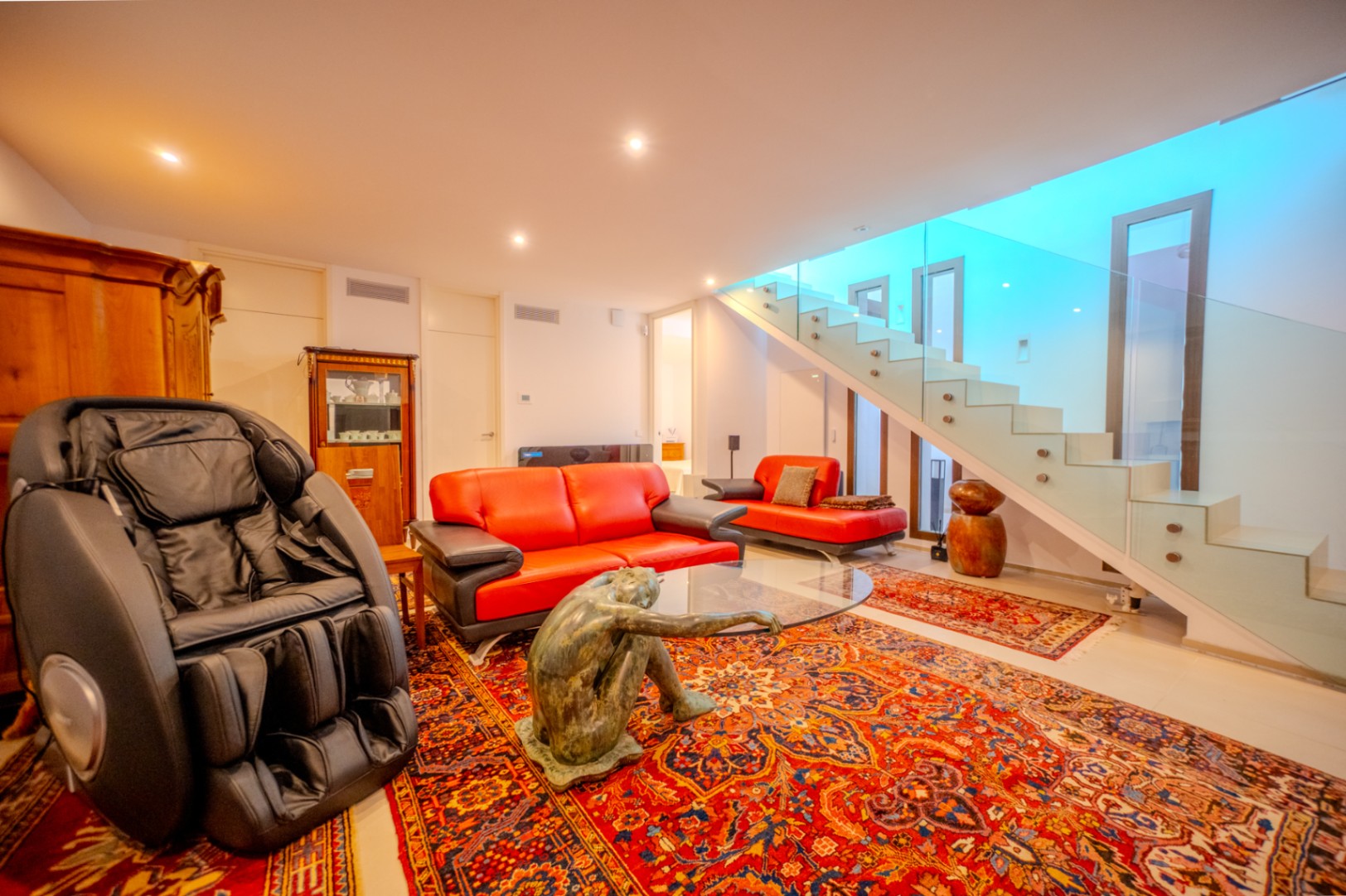 VILLA EXCLUSIVA CON VISTAS AL MAR Y GRAN POTENCIAL EN TEULADA-MORAIRA