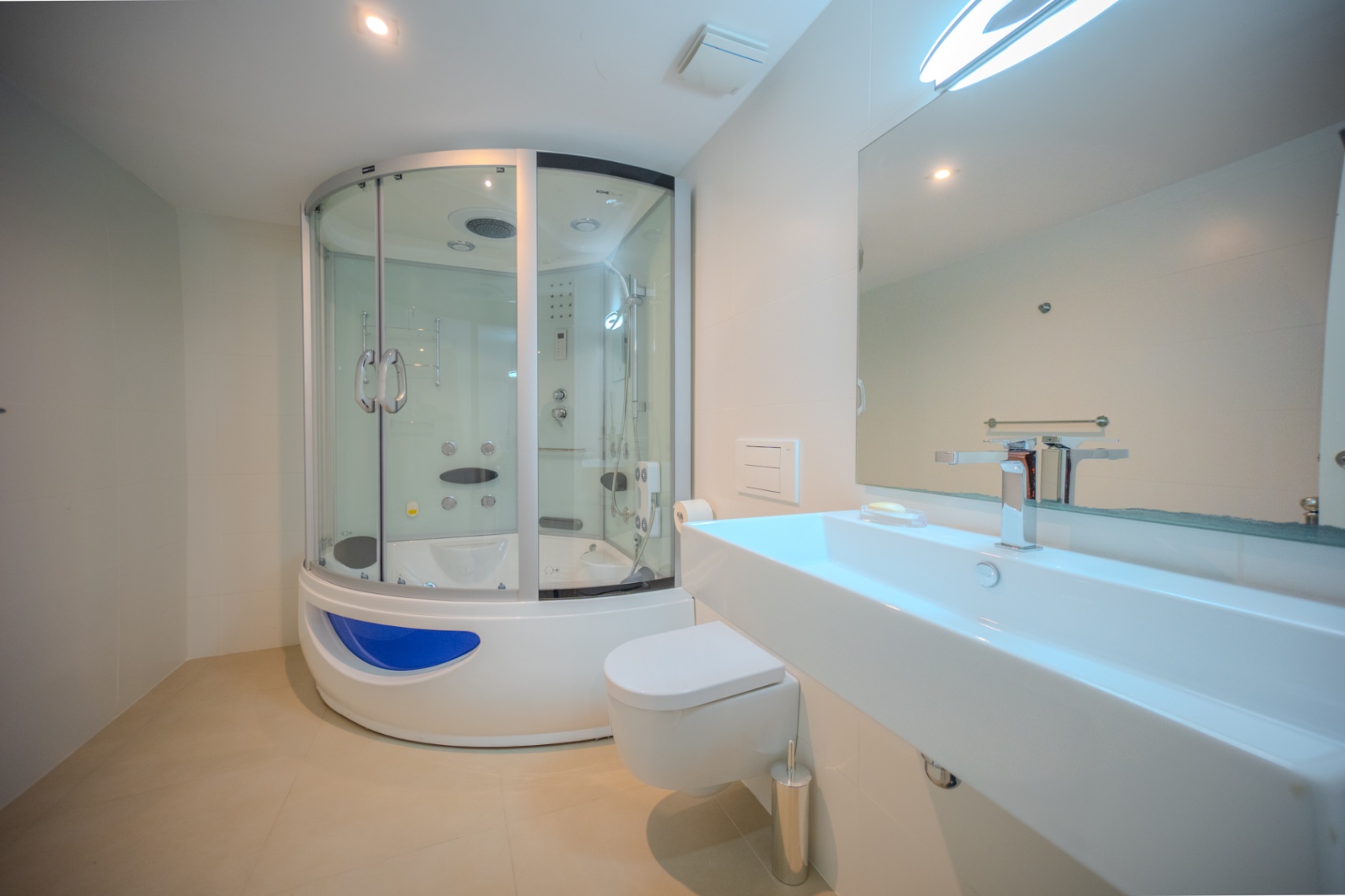 VILLA EXCLUSIVA CON VISTAS AL MAR Y GRAN POTENCIAL EN TEULADA-MORAIRA