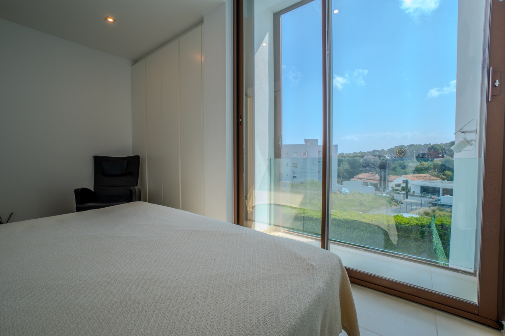 VILLA EXCLUSIVA CON VISTAS AL MAR Y GRAN POTENCIAL EN TEULADA-MORAIRA