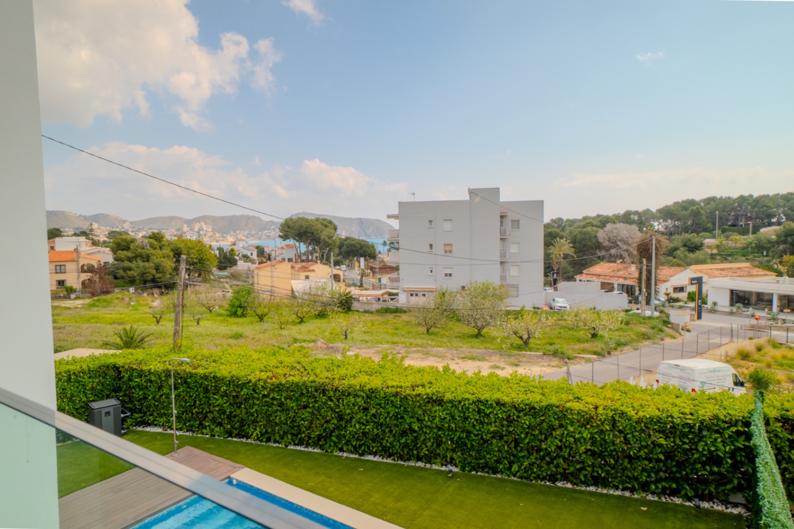 VILLA EXCLUSIVA CON VISTAS AL MAR Y GRAN POTENCIAL EN TEULADA-MORAIRA