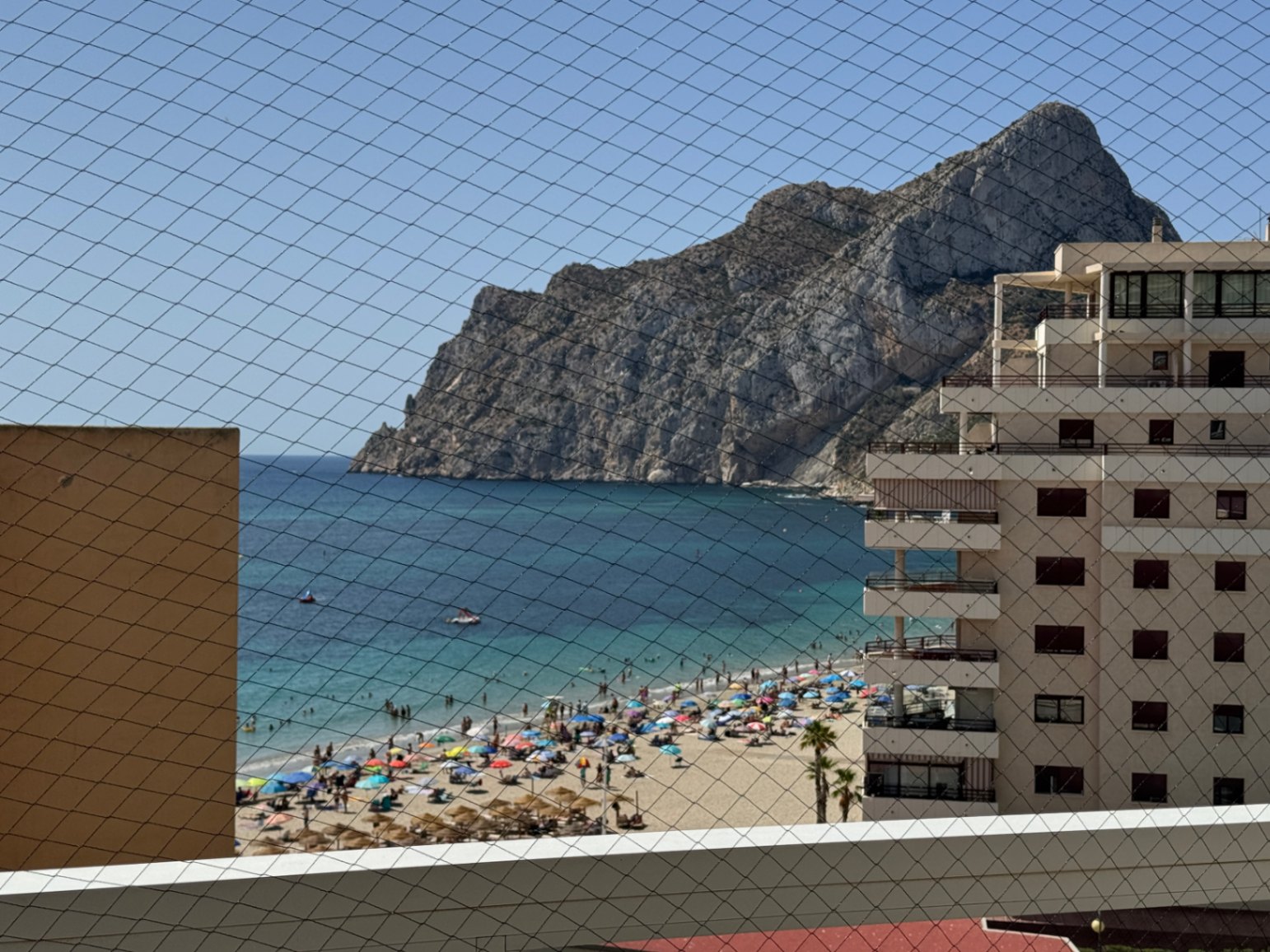 Apartamento con vistas al mar y acceso directo a la Playa de la Fossa
