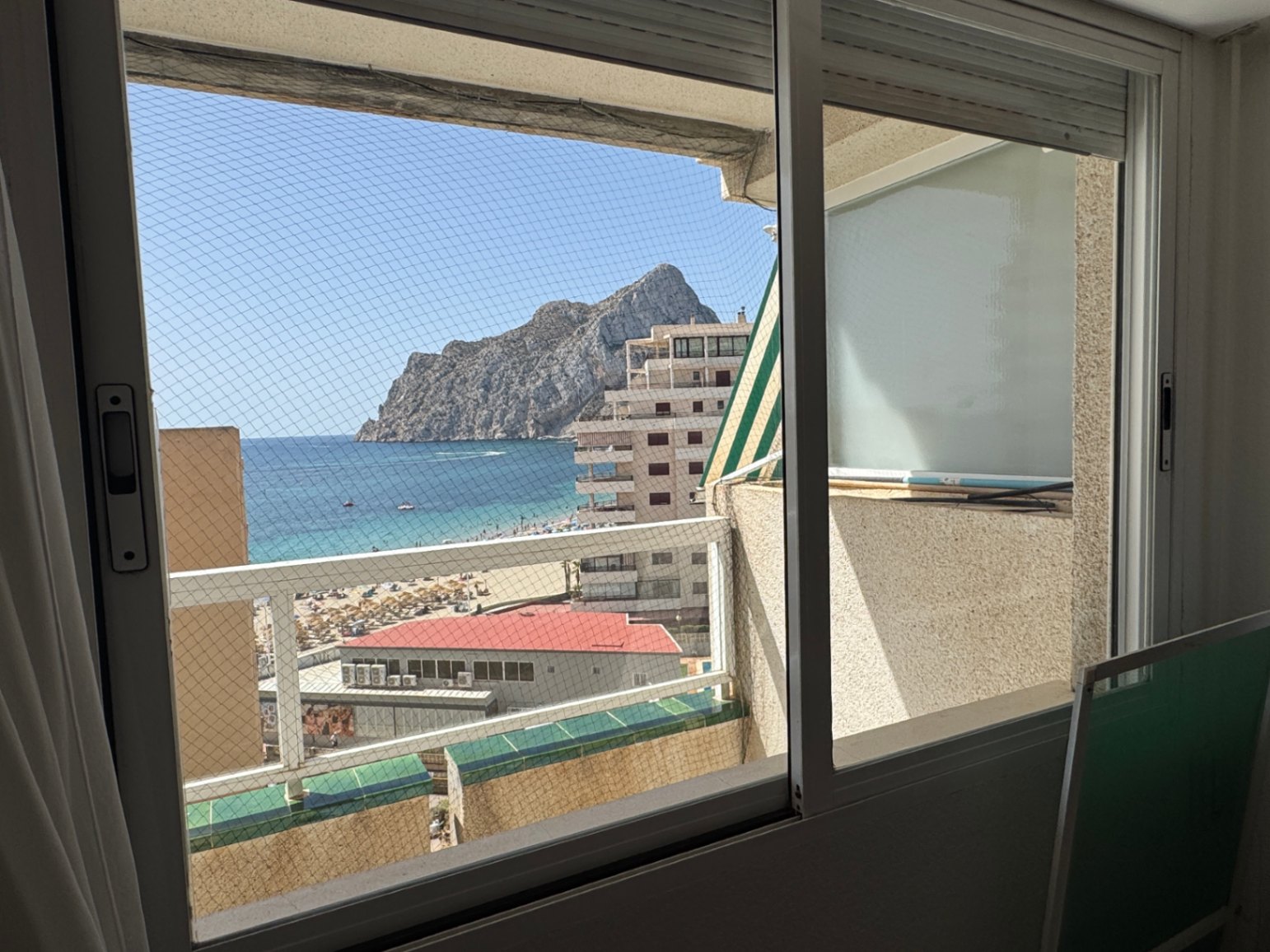 Apartamento con vistas al mar y acceso directo a la Playa de la Fossa