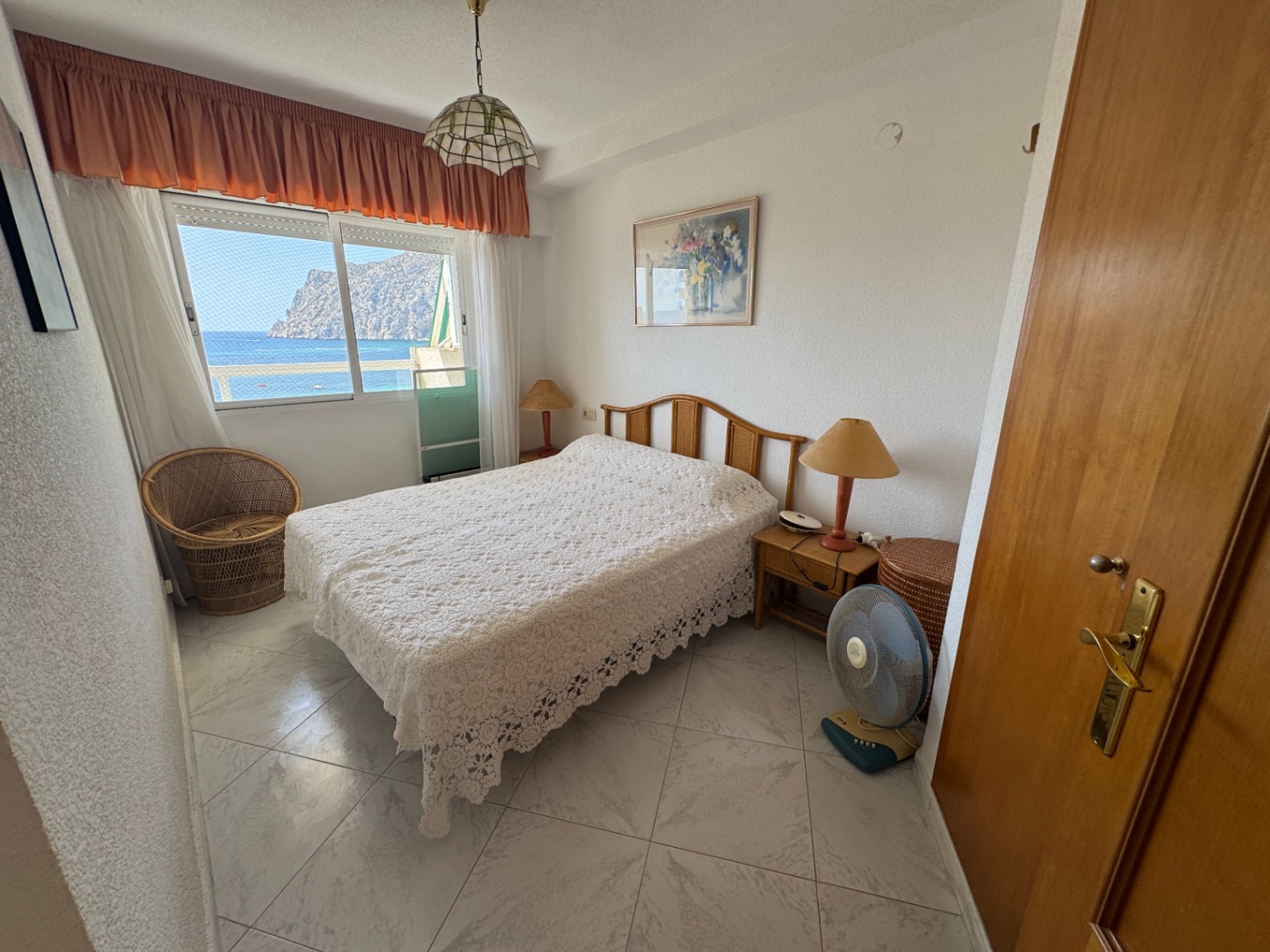 Apartamento con vistas al mar y acceso directo a la Playa de la Fossa