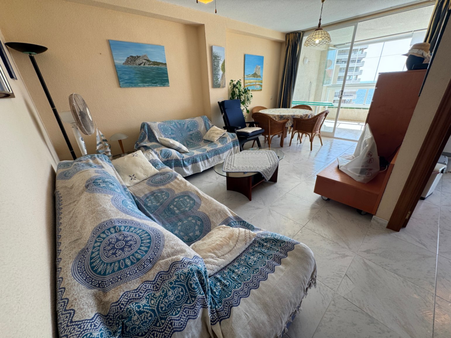 Apartamento con vistas al mar y acceso directo a la Playa de la Fossa