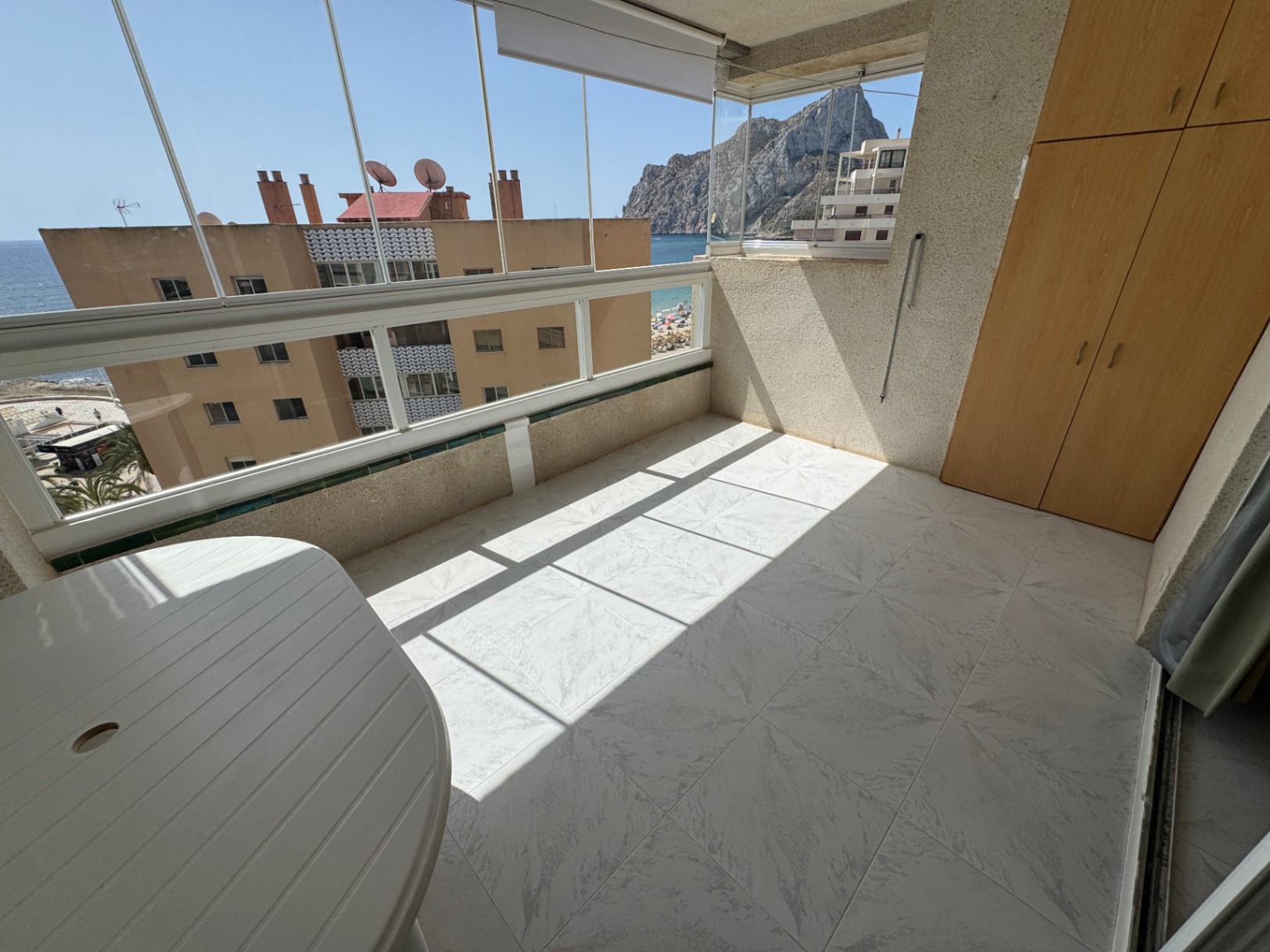 Apartamento con vistas al mar y acceso directo a la Playa de la Fossa