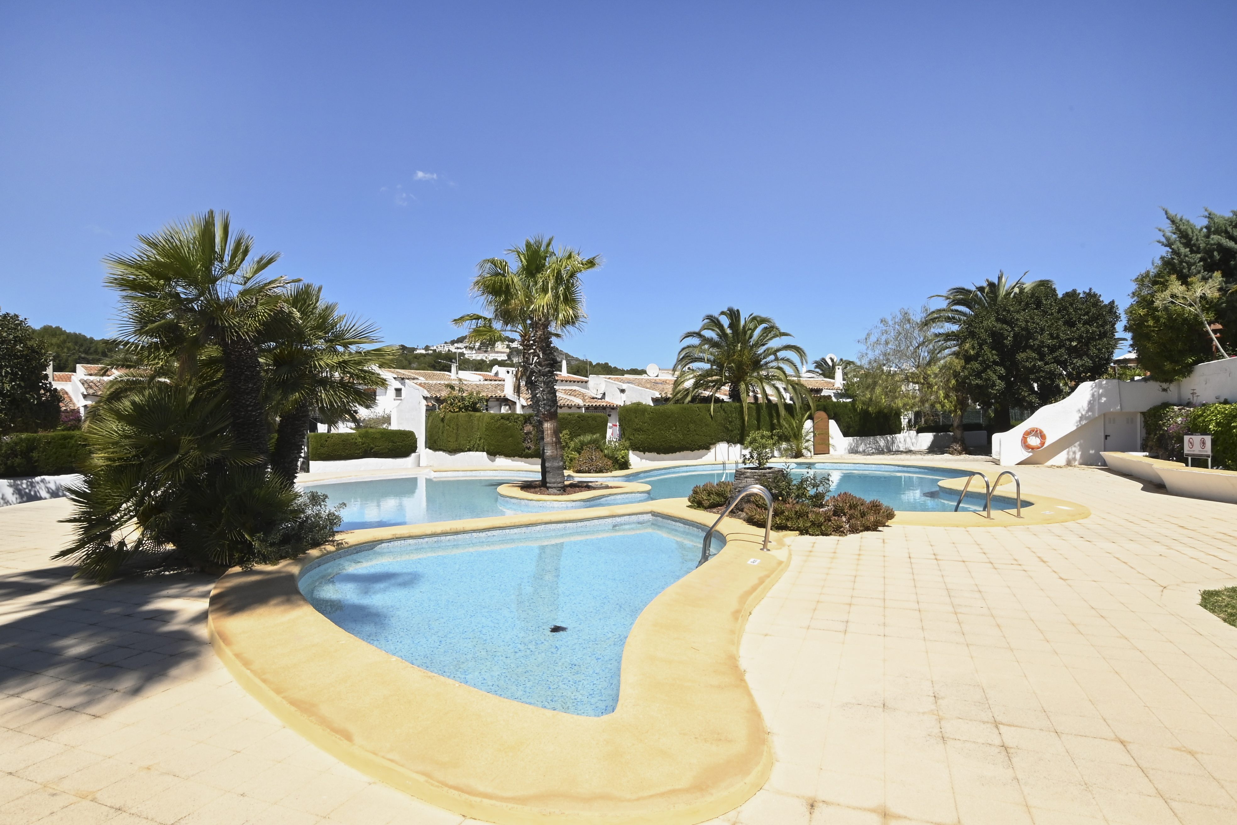 Precioso bungalow en Urbanización Rafol 