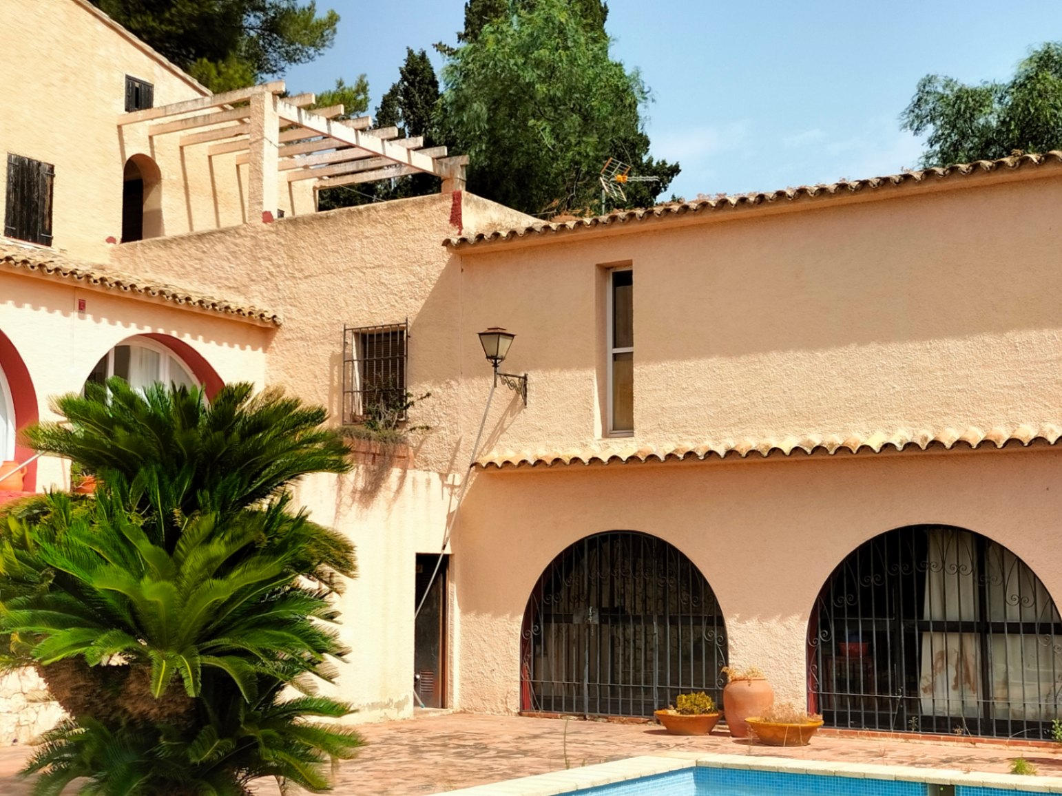 Lo más buscado: Finca en Benimarraig (Benissa) con vistas al mar y muchas posibilidades.