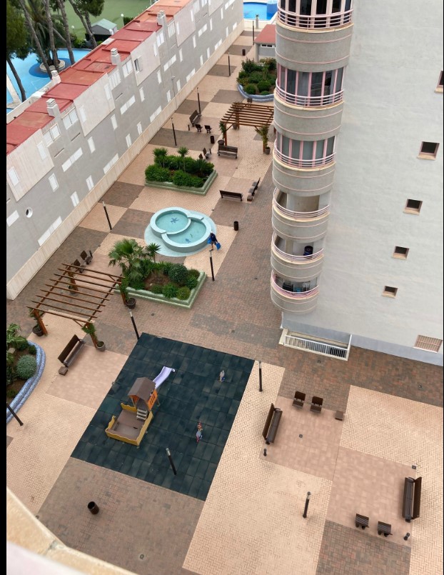 Apartamento en primera línea de la playa Levante con preciosas vistas al mar y la bahía
