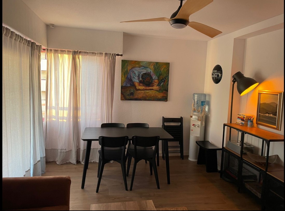 Apartamento en primera línea de la playa Levante con preciosas vistas al mar y la bahía