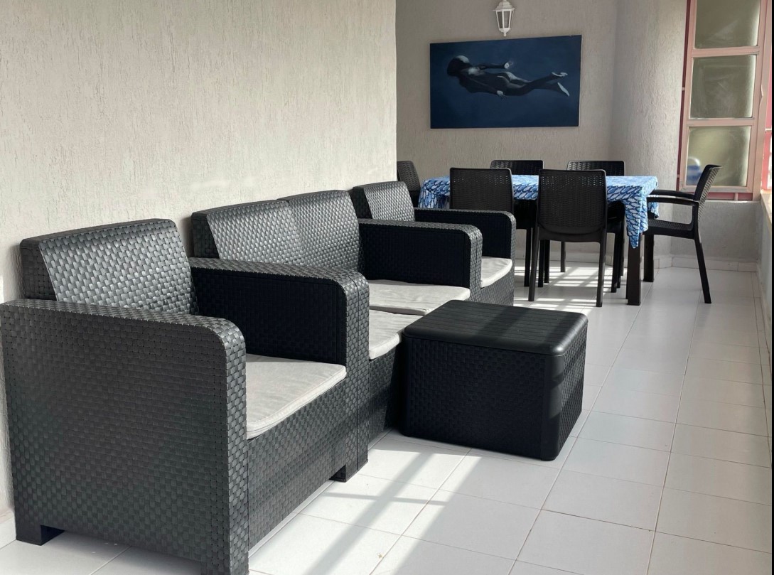Apartamento en primera línea de la playa Levante con preciosas vistas al mar y la bahía
