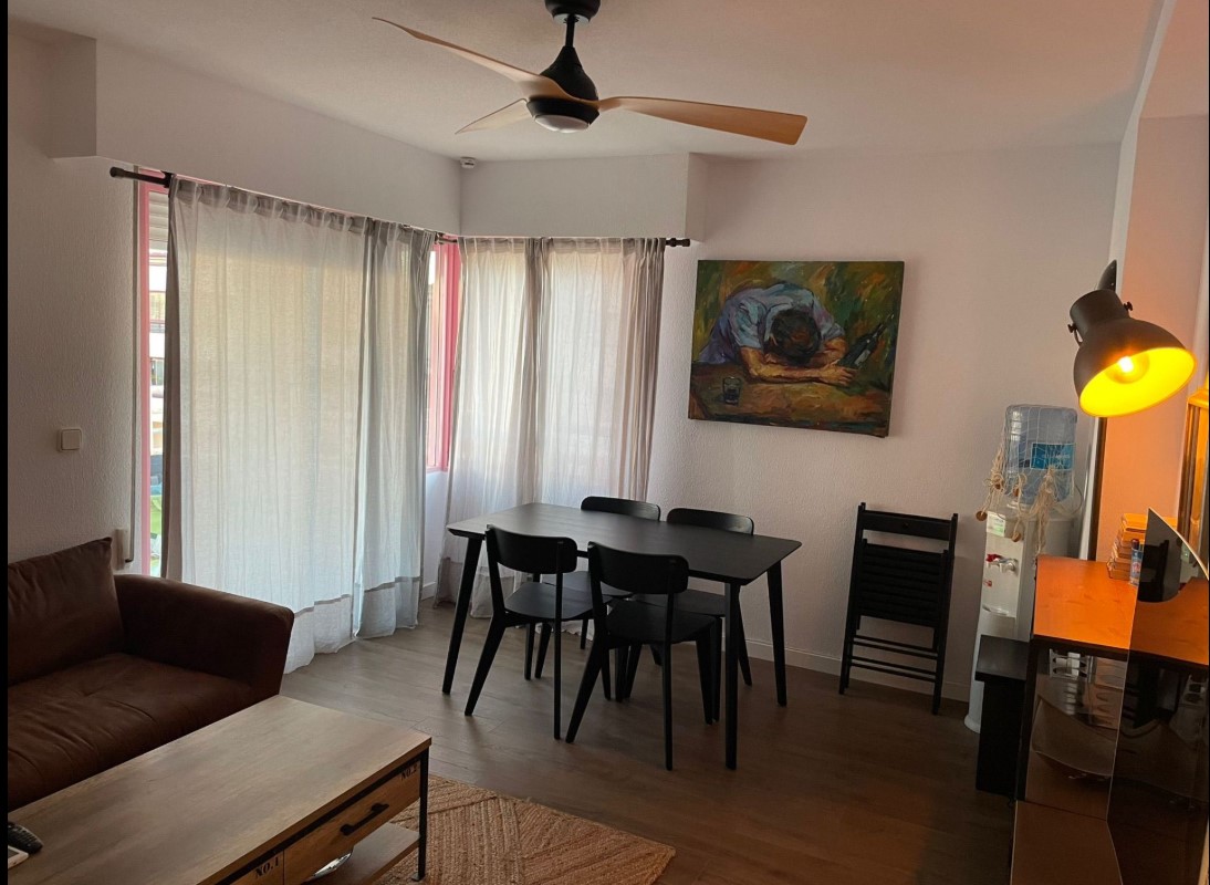 Apartamento en primera línea de la playa Levante con preciosas vistas al mar y la bahía