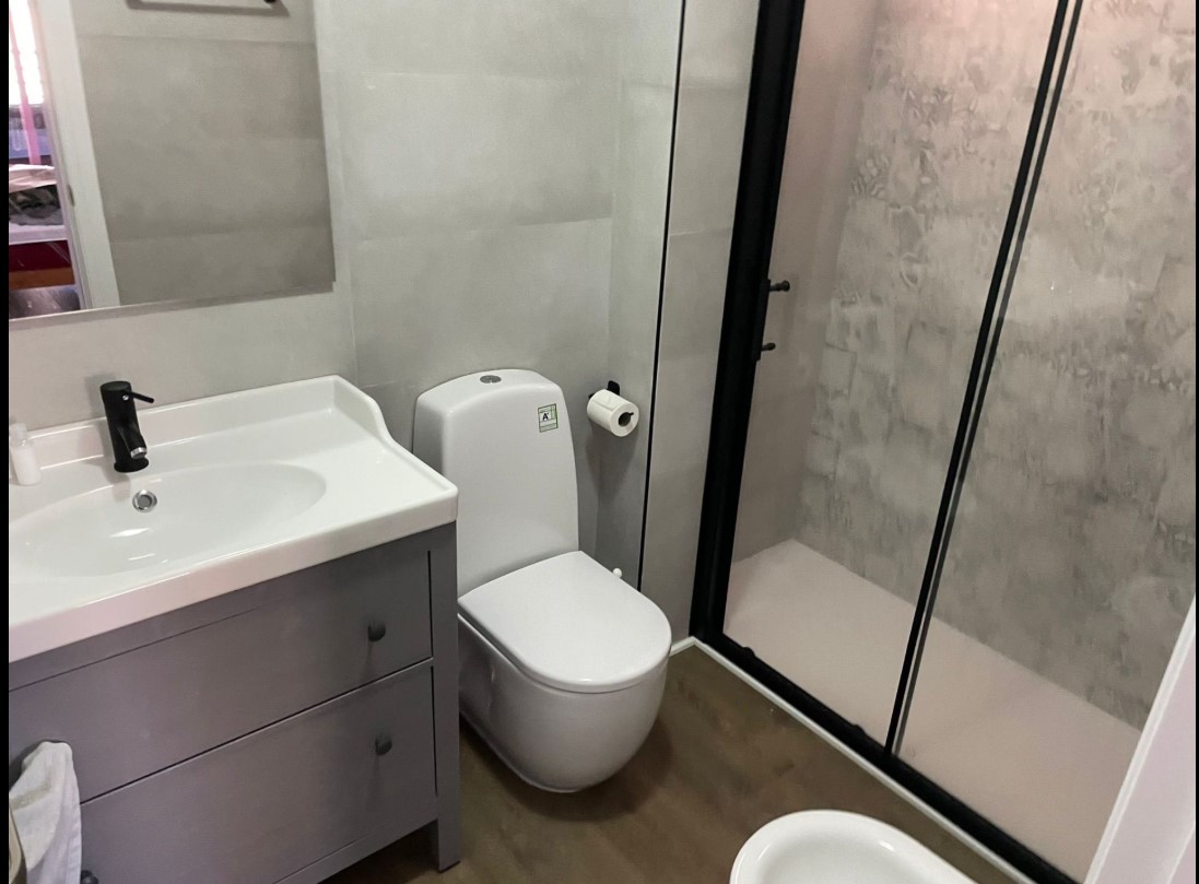 Apartamento en primera línea de la playa Levante con preciosas vistas al mar y la bahía