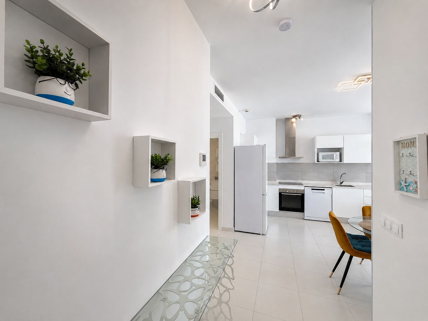 Apartamento moderno de 2 dormitorios con vistas al mar en el edificio Calpe Beach