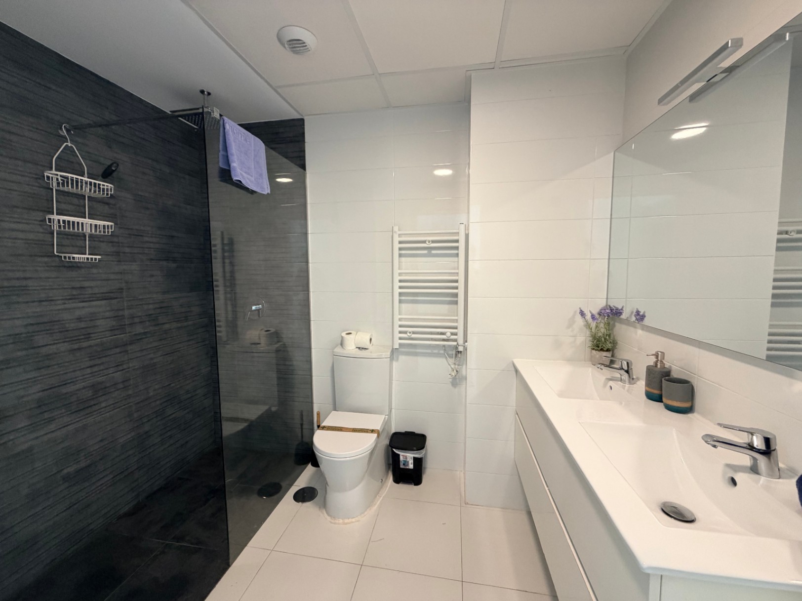 Apartamento moderno de 2 dormitorios con vistas al mar en el edificio Calpe Beach