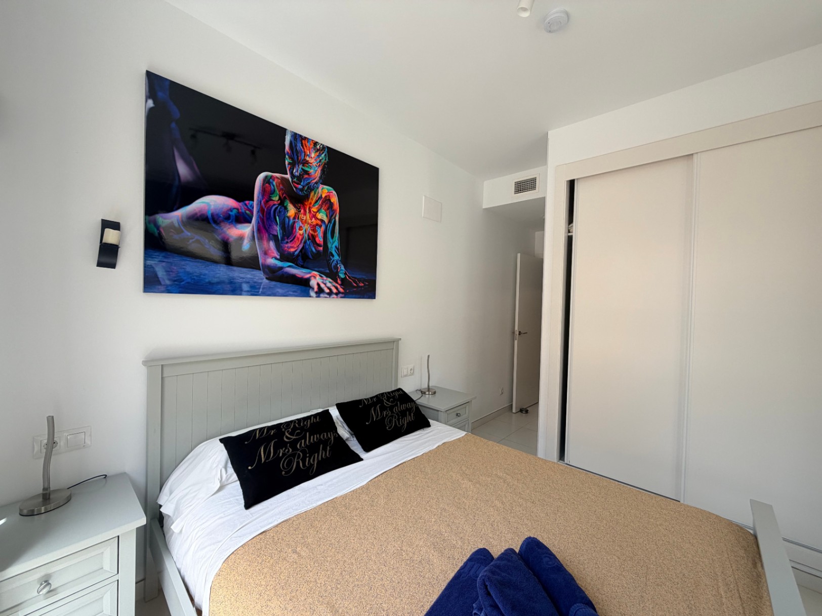 Apartamento moderno de 2 dormitorios con vistas al mar en el edificio Calpe Beach