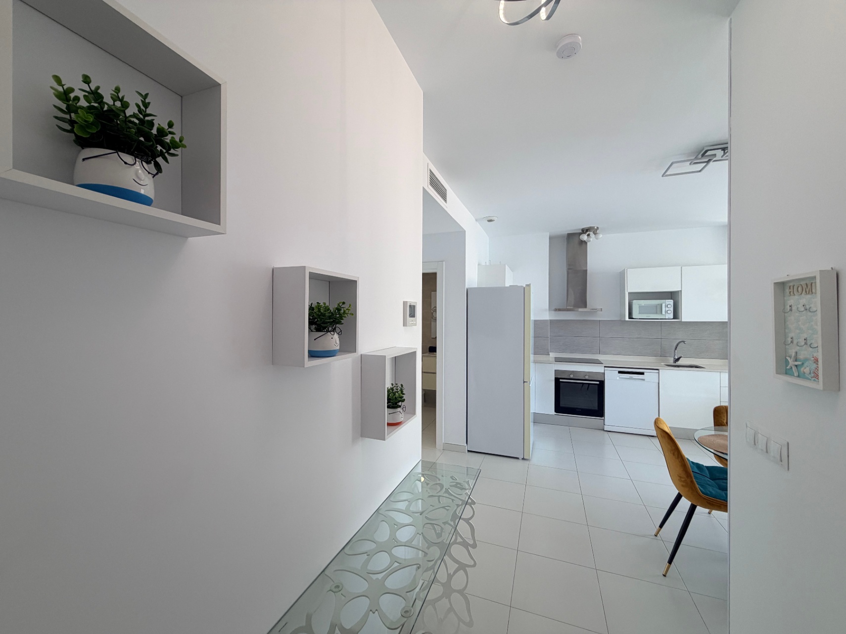 Apartamento moderno de 2 dormitorios con vistas al mar en el edificio Calpe Beach