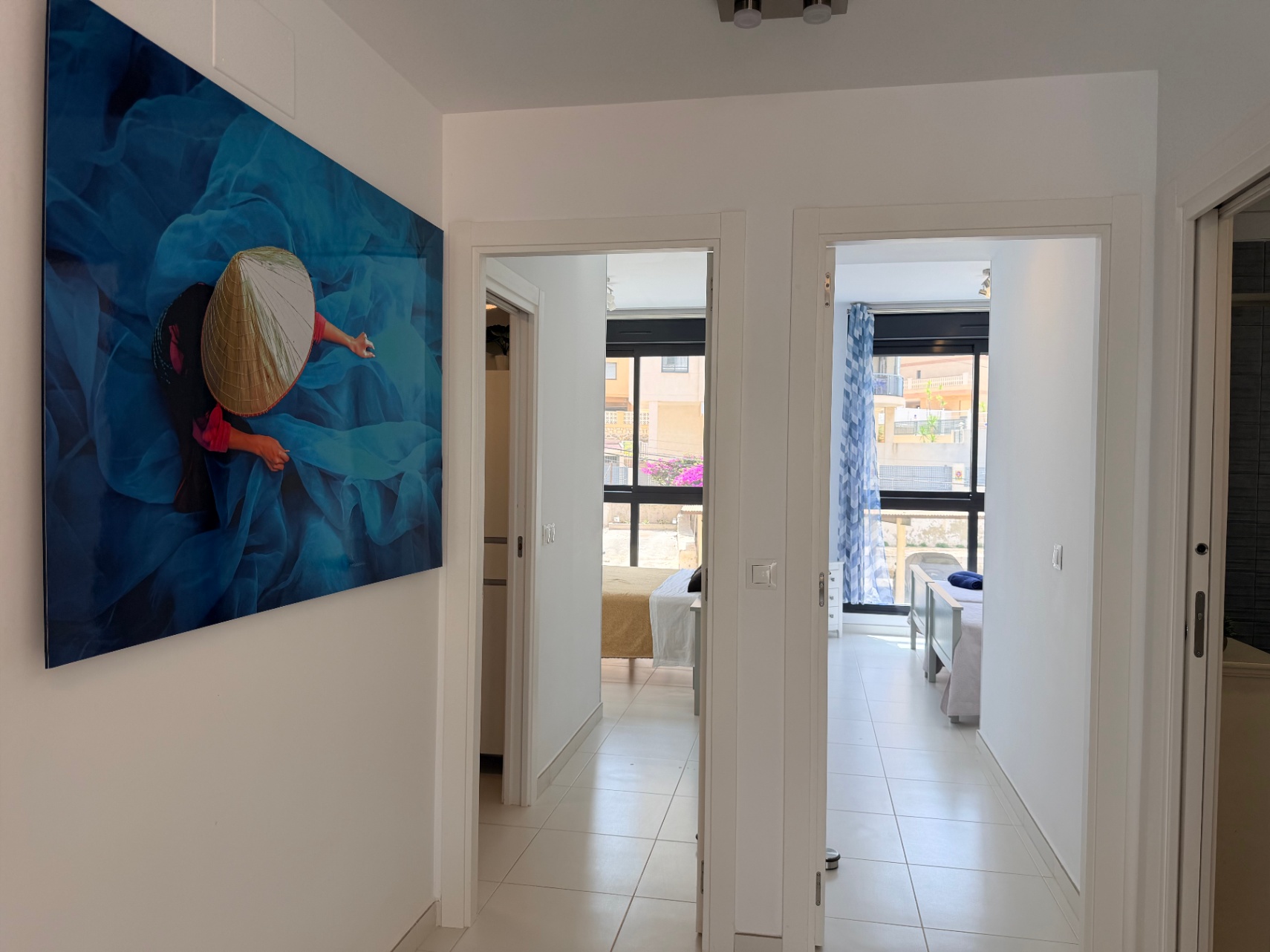 Apartamento moderno de 2 dormitorios con vistas al mar en el edificio Calpe Beach