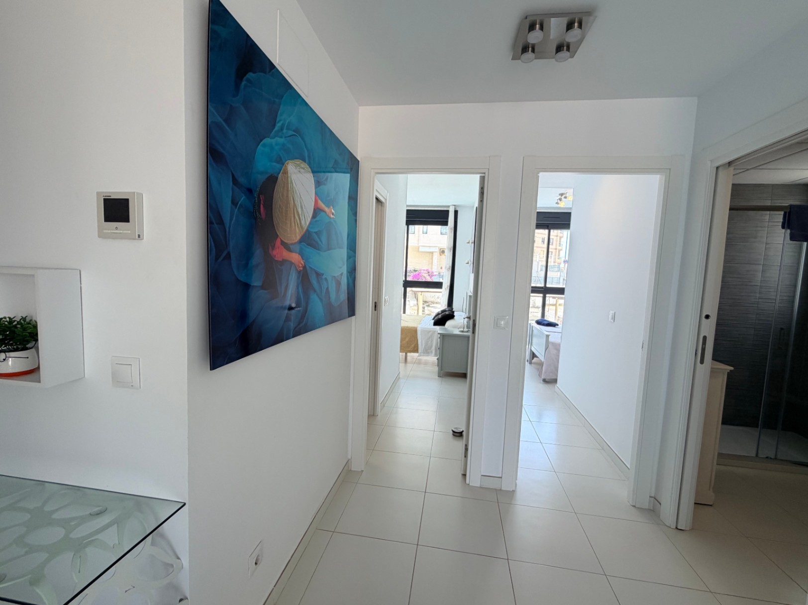 Apartamento moderno de 2 dormitorios con vistas al mar en el edificio Calpe Beach