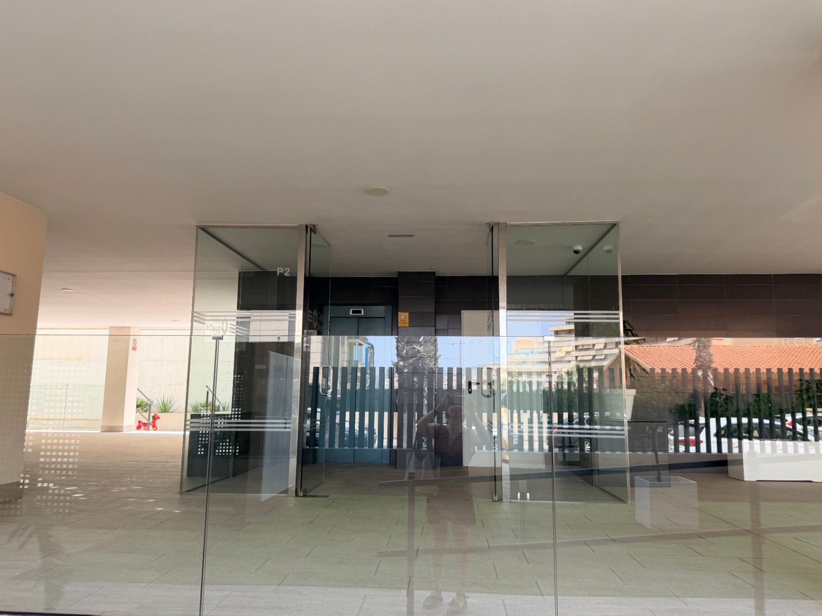 Apartamento moderno de 2 dormitorios con vistas al mar en el edificio Calpe Beach
