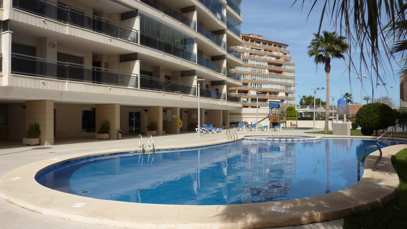 Edificio Bahía del Sol  / Playa Arenal - Bol