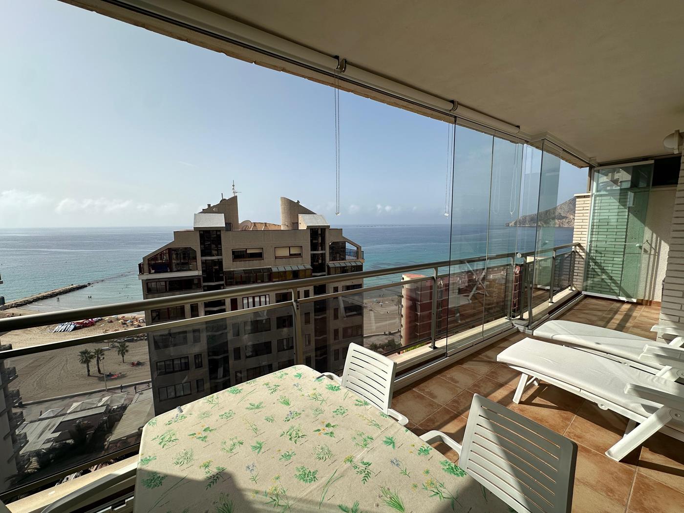 Edificio Bahía del Sol  / Playa Arenal - Bol