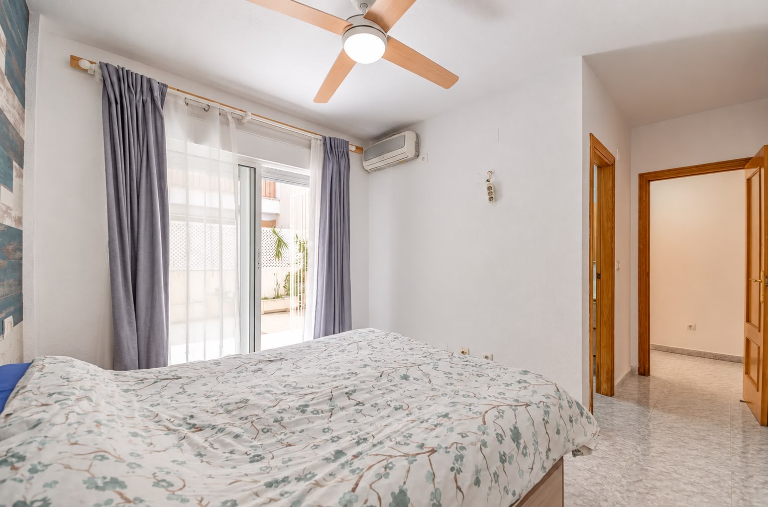 Espacioso piso de 130 m² con terraza y patio en Avda. Masnou (Manzanera-Tosal)