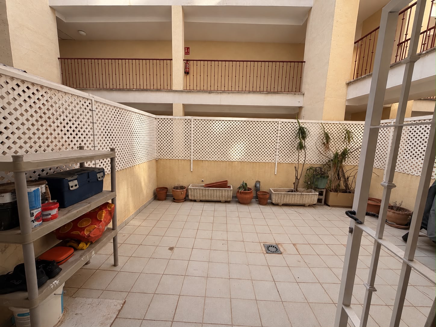 Espacioso piso de 130 m² con terraza y patio en Avda. Masnou (Manzanera-Tosal)