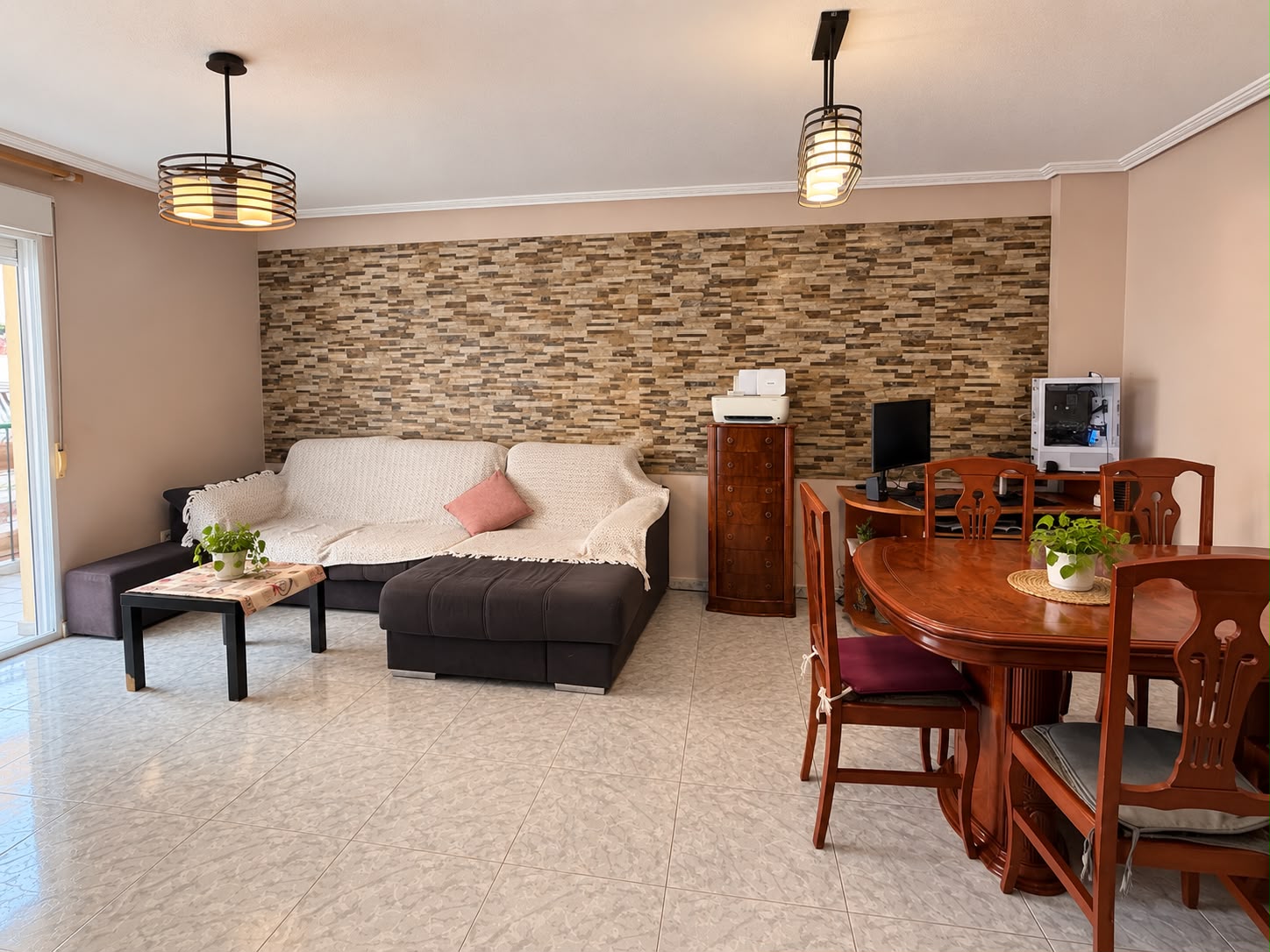 Espacioso piso de 130 m² con terraza y patio en Avda. Masnou (Manzanera-Tosal)